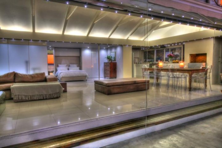 To Let 4 Bedroom Property for Rent in Clifton Western Cape